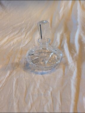 2/40$ Vintage Clear Crystal Glass Perfume Bottle